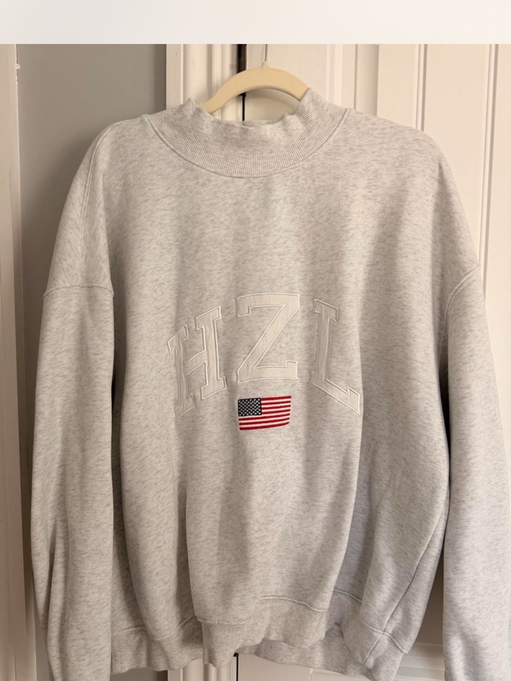 Hazel American girl Mockneck